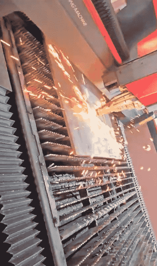 Metal cutting with bright sparks